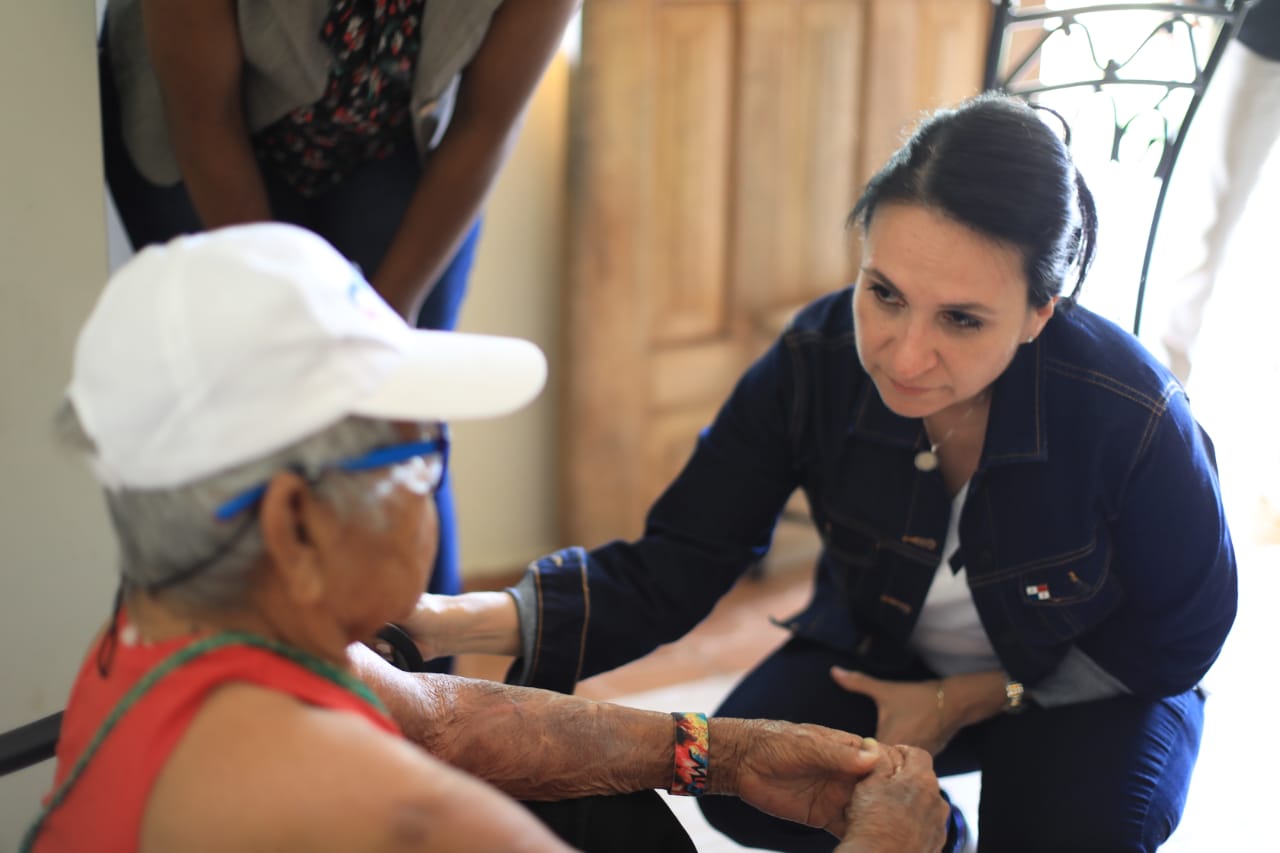 Hogar Bolívar de Ancianos recibe del MIDES más de seis toneladas de alimentos