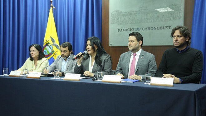 Ecuador extrema medidas y suspende eventos tras caso de coronavirus