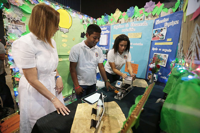 Primera Dama viaja como embajadora panameña de educación STEAM