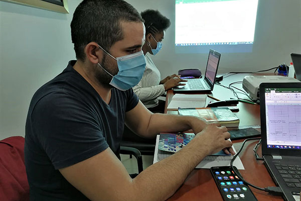 Estudiantes de colegios públicos y privados contarán con clases virtuales gratis