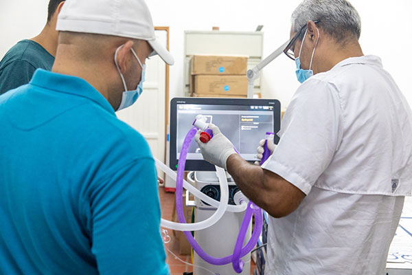 Copa Airlines dona equipos médicos al MINSA