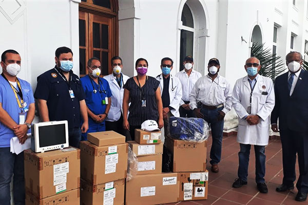 Hospital Santo Tomás recibe donación de equipos de Prácticos del Canal