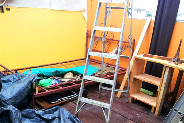 Miviot asiste a familia en Veracruz afectada por desprendimiento de techo