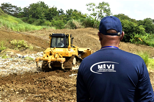 Avanzan trabajos para dar soluciones a familias damnificadas de Villa María