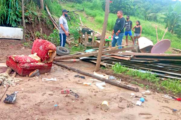 Familias de Sajalices afectadas por deslizamiento reciben evaluación