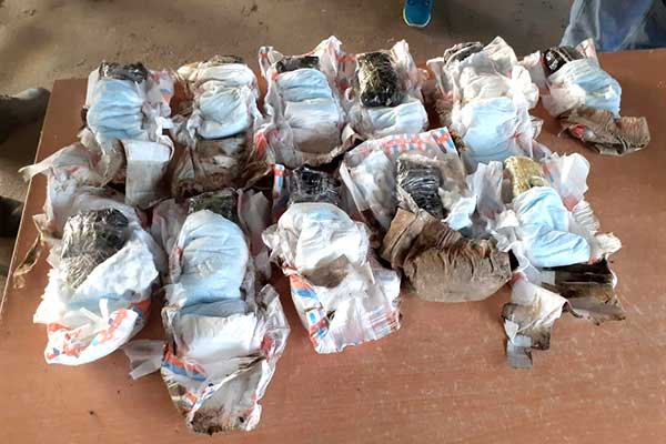 Autoridades penitenciarias incautan presunta droga en pañales desechables