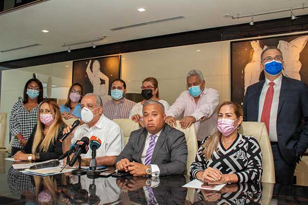Martinelli activa equipos legales en Europa y América ante “publicaciones falsas y temerarias”