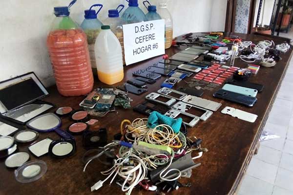 Custodios decomisan artículos prohibidos en el Centro Femenino de Rehabilitación