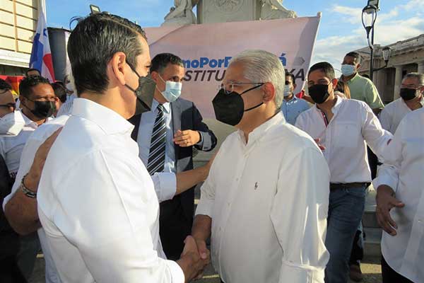 Roux y Blandón fustigan Nuevo Plan Panamá Solidario y medida bancaria anunciados por Cortizo