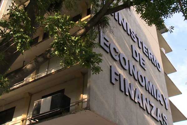 Gobierno gestiona pago del subsidio de tanque de gas, mientras empresa advierte “riesgo” desabastecimiento por deuda
