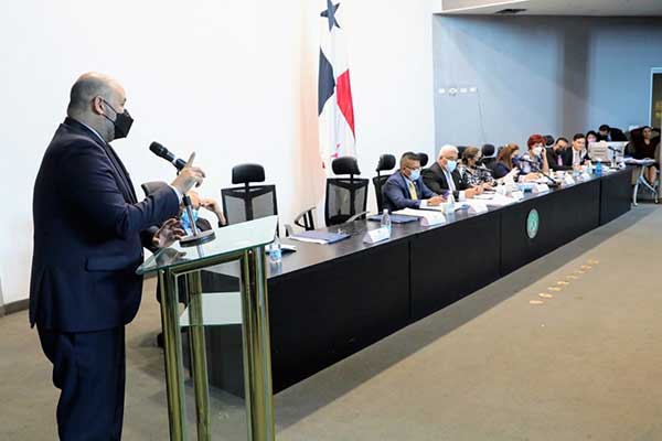 Magistrado Juncá sustenta dos modificaciones al proyecto de reformas electorales