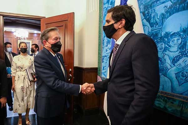 Presidente Cortizo y asesor adjunto de Seguridad Nacional de EE. UU. para Economía Internacional se reúnen