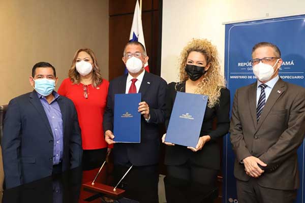 MIDA y Fundación Puertas Abiertas firman convenio para Proyecto de Familias Sostenibles
