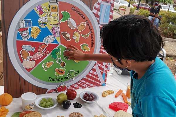 Evalúan peso y talla de estudiantes de primaria del programa ‘Estudiar sin Hambre’