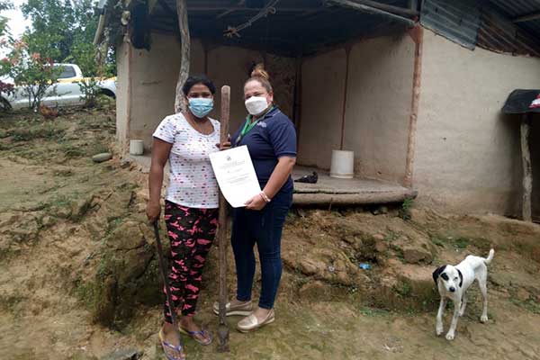 300 familias veragüenses de áreas de difícil acceso reciben sus títulos