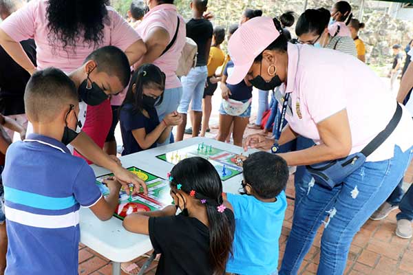 Alcaldía de Panamá lleva juegos tradicionales a niños y jóvenes de San Felipe