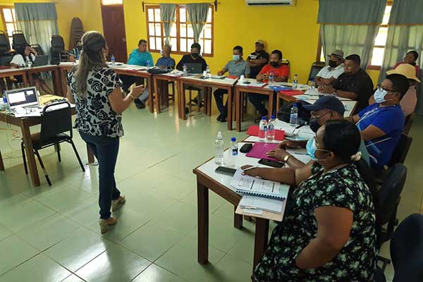 Autoridades tradicionales de la COONAPIP se capacitan en  manejo de recursos