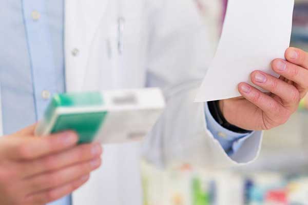 Colegio Nacional de Farmacéuticos califica de “desafortunado” comentarios del Dr. Pichel