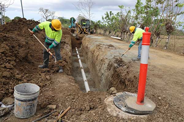 Construyen, rehabilitan calles y carreteras por B/. 20.1 millones en Los Santos