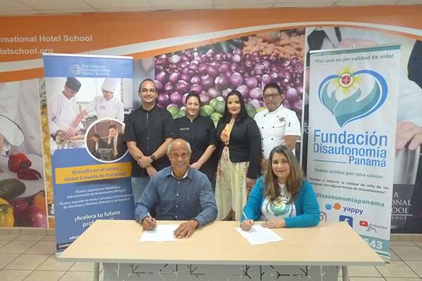 Fundación Disautonomía Panamá y The Panama International Hotel School suscriben convenio de colaboración