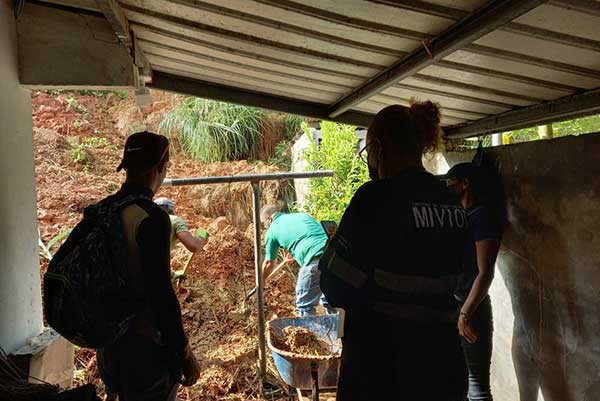 Inspeccionan deslizamiento de tierra en Barriada Fundavico en Nuevo Chorrillo de Arraiján