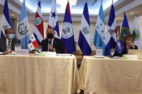 Ministros de agricultura de Centroamérica, República Dominicana y Belice se mantienen reunidos en Panamá