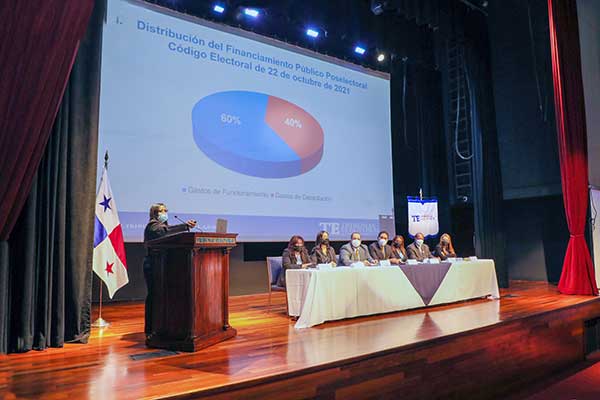 Representantes de partidos políticos se instruyen sobre nuevas reglas del financiamiento