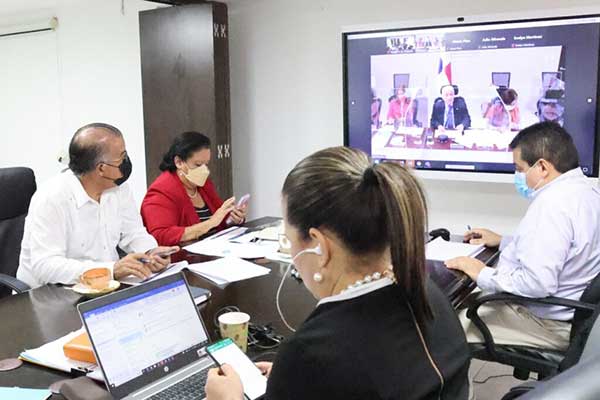 Valderrama inicia revisión de vistas presupuestarias 2023 del MIDA