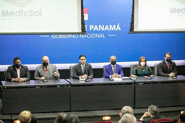 Aprueban ampliar Programa MedicSol a cinco policlínicas de la CSS y compra internacional de medicamentos