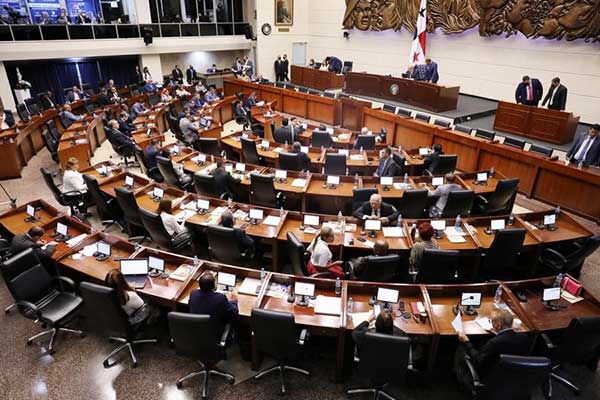 Aprueban norma para garantizar protección del salario mínimo del servidor público ante embargos y secuestros