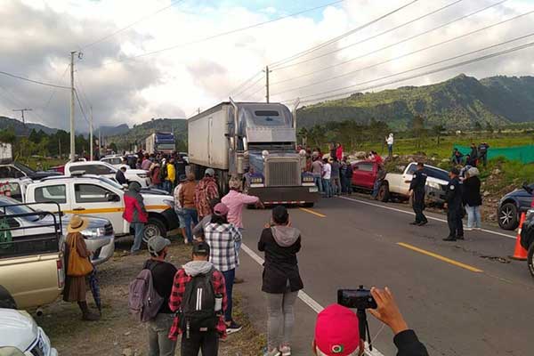 Gobierno y transportistas agrícolas llegan a un acuerdo y suspenden medida