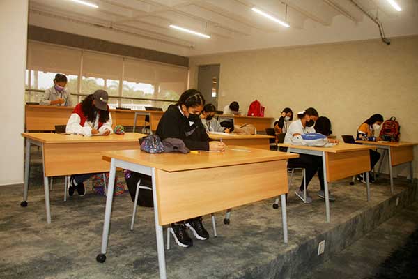 Primera escuela pública del país, recibirá autorización para implementar PD Internacional