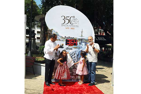 Activan reloj que marca Cuenta Regresiva de los 350 años de fundación del Arrabal de Santa Ana