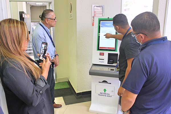 Beneficiarios podrán gestionar trámites del CEPADEM en kiosco multiservicios