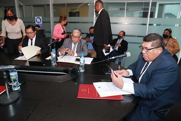 Buscan protección de tierras comarcales y títulos colectivos mediante régimen especial