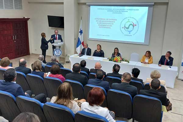 Coneaupa reacredita a universidades del país