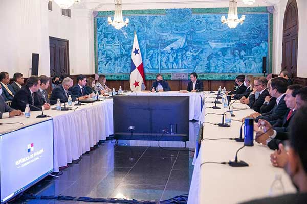 Cortizo se reúne con equipo negociador en la Mesa Única para dar seguimiento a compromisos consensuados