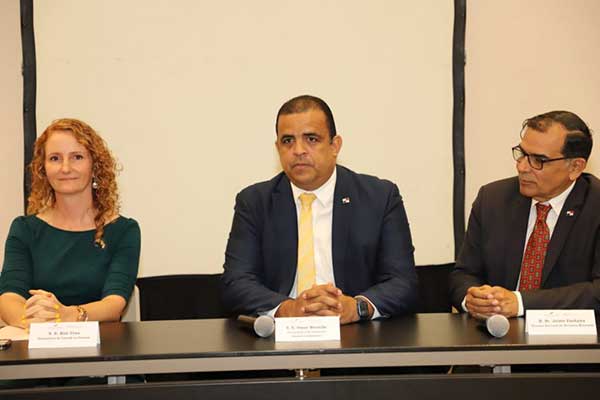 Funcionarios del MICI se capacitan en manejo ambiental en los procesos mineros metálicos