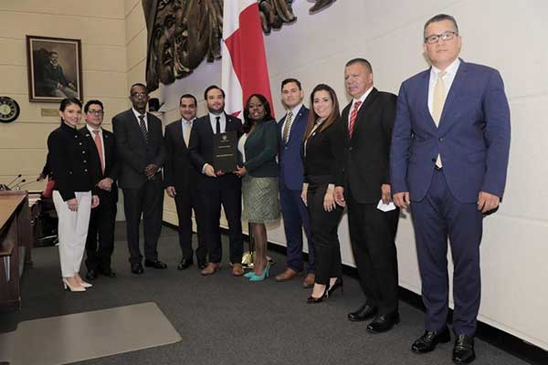 Ley de conflicto de intereses supera tercer debate de la AN
