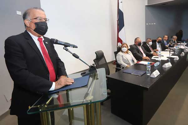 Ministro Valderrama participa de instalación de la Comisión de Asuntos Agropecuarios