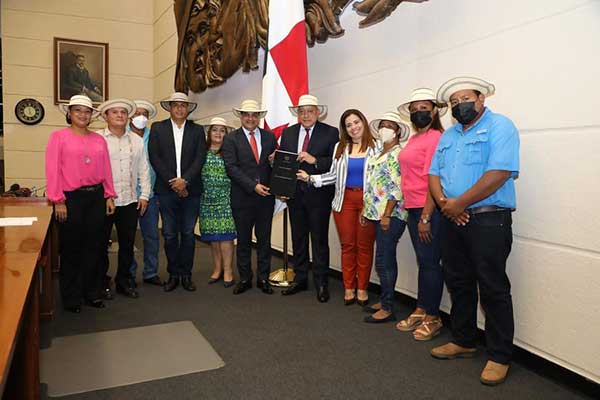 Avalan normas que Instituye Festival del Sombrero Pintao y reconocen Festividades de San José de Las Tablas