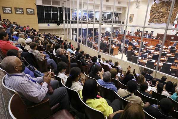 Carrera Legislativa basada en derecho laboral supera tercer debate en la AN
