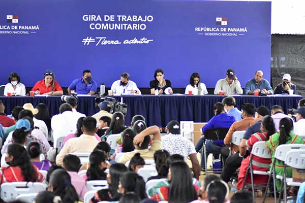 Entregan beneficios habitacionales a 8 familias de la Comarca Ngäbe Buglé