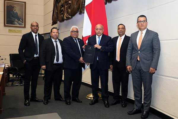 Aprueban base digital unificada para “transparentar y limitar” tiempo de compromisos económicos del Estado
