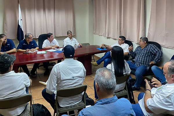 Autoridades del Gobierno Nacional se reúnen con sector agropecuario