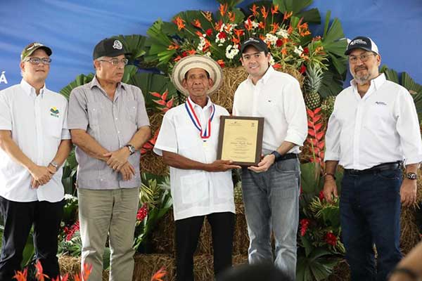 Celebran Día del Productor y Profesionales de las Ciencias Agropecuarias