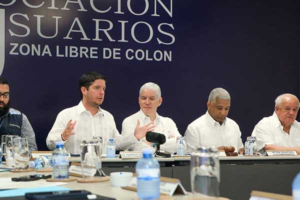 Gobierno está enfocado en fortalecer la Zona Libre de Colón, afirma ministro Alfaro Boyd