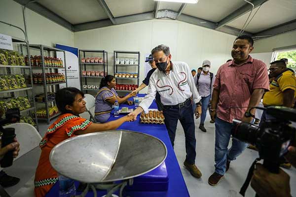 Gobierno inaugura agrodistribuidora y seis escuelas en comarca Ngäbe Buglé, con inversión de más de B/.13 millones
