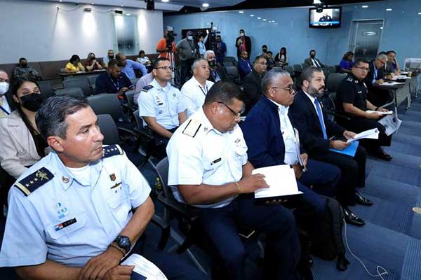 Mantienen discusión de iniciativa sobre uso de tatuajes en la Policía Nacional