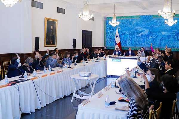 Mesa Técnica de Medicamentos recomienda a Cortizo hacer ajustes en compra directa